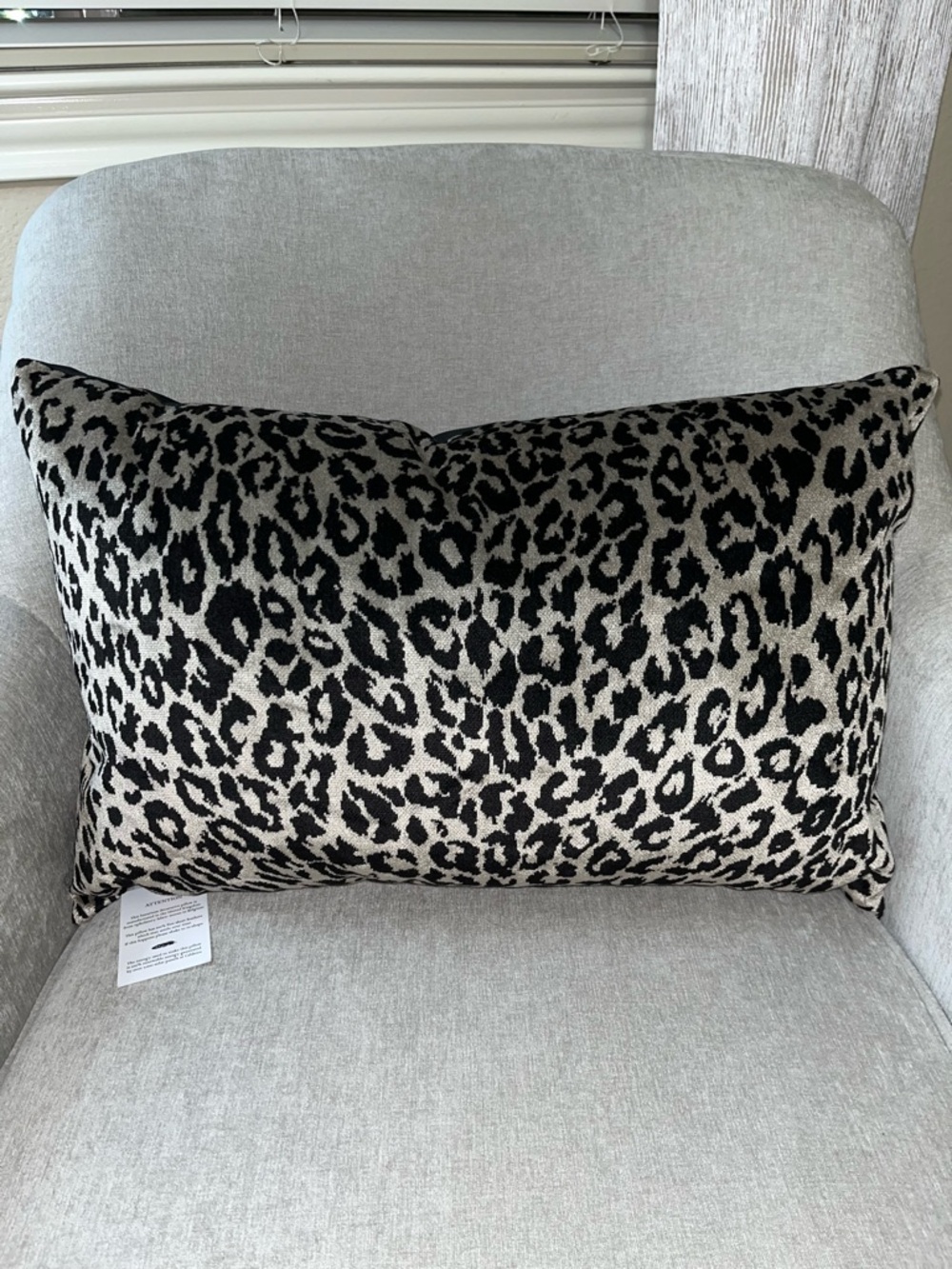 1-CALDEIRA NWT WOVEN VELVET CHEETAH DESIGN LUXURY DECORATIVE PILLOW